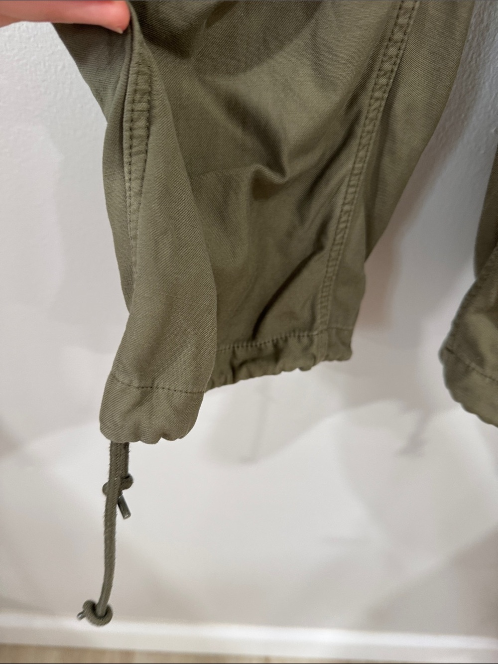 ARITZIA TNA Women’s Olive Cargo Drawstring Stunt parachute Pants gorpcore - Picture 4 of 7